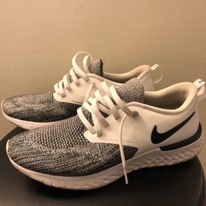 **PRICE FIRM** Nike Odyssey React